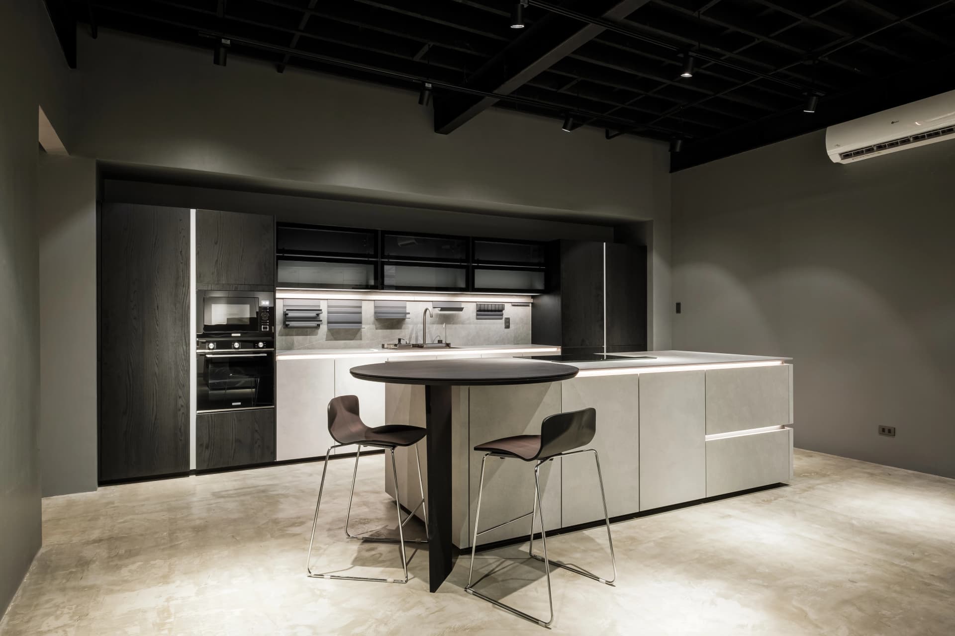 Showroom Image 7