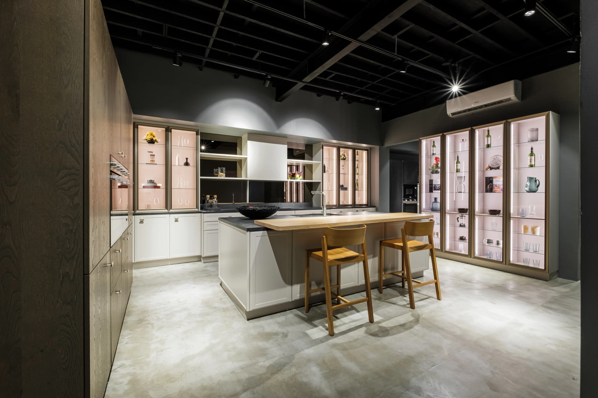 Showroom Image 9